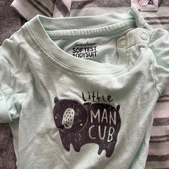 14 Short Sleeved Onesies 0-3 Months - Picture 5 of 6